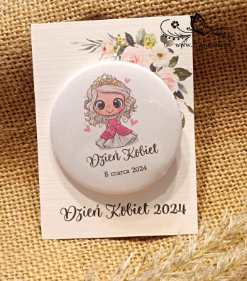 Przypinka dzień kobiet